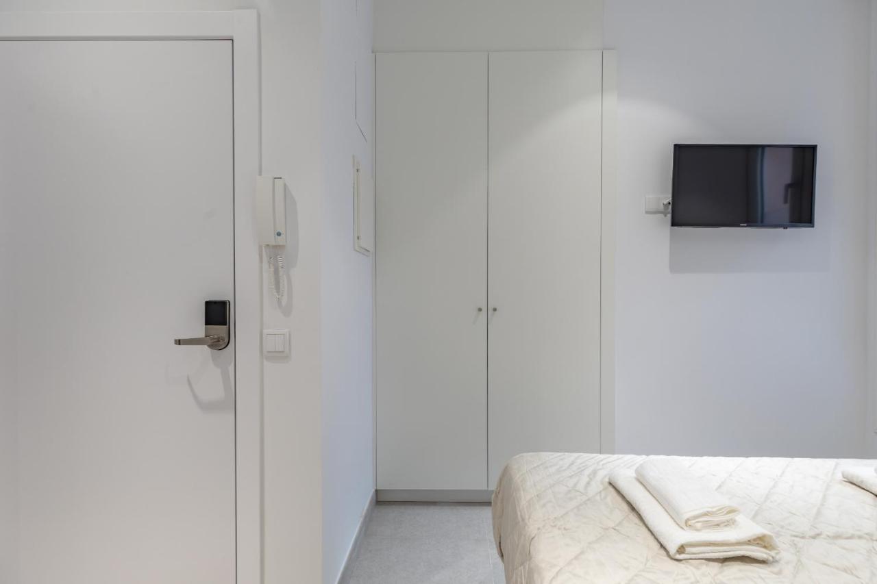Comfortable Room Close To City Centre Valencia Exterior photo